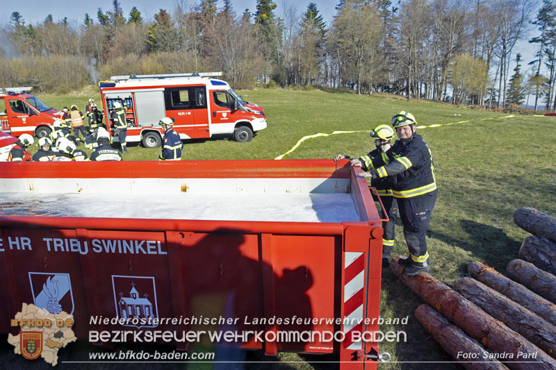20250412_NÖ Waldbrand im Triestingtal Bzirk BADEN - Flugdienst Feuerwehr - Bundesheer und Polizei probt den Ernstfall 20250412_NÖ Waldbrand im Triestingtal Bzirk BADEN - Flugdienst Feuerwehr - Bundesheer und Polizei probt den Ernstfall