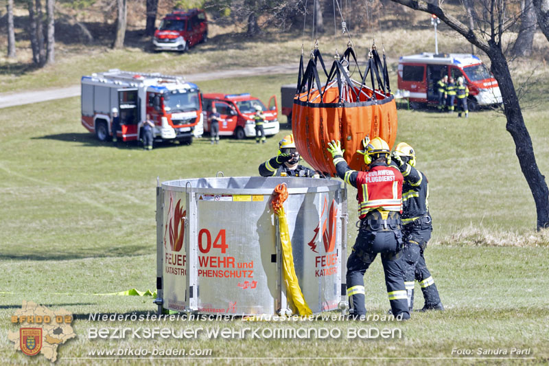 20250412_NÖ Waldbrand im Triestingtal Bzirk BADEN - Flugdienst Feuerwehr - Bundesheer und Polizei probt den Ernstfall 20250412_NÖ Waldbrand im Triestingtal Bzirk BADEN - Flugdienst Feuerwehr - Bundesheer und Polizei probt den Ernstfall