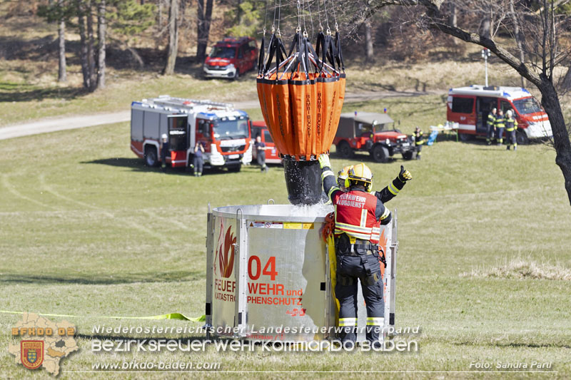 20250412_NÖ Waldbrand im Triestingtal Bzirk BADEN - Flugdienst Feuerwehr - Bundesheer und Polizei probt den Ernstfall 20250412_NÖ Waldbrand im Triestingtal Bzirk BADEN - Flugdienst Feuerwehr - Bundesheer und Polizei probt den Ernstfall