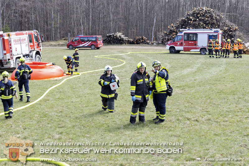 20250412_NÖ Waldbrand im Triestingtal Bzirk BADEN - Flugdienst Feuerwehr - Bundesheer und Polizei probt den Ernstfall 20250412_NÖ Waldbrand im Triestingtal Bzirk BADEN - Flugdienst Feuerwehr - Bundesheer und Polizei probt den Ernstfall
