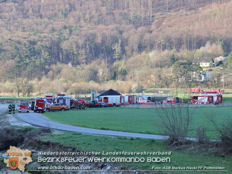 20250412_NÖ Waldbrand im Triestingtal Bzirk BADEN - Flugdienst Feuerwehr - Bundesheer und Polizei probt den Ernstfall 20250412_NÖ Waldbrand im Triestingtal Bzirk BADEN - Flugdienst Feuerwehr - Bundesheer und Polizei probt den Ernstfall