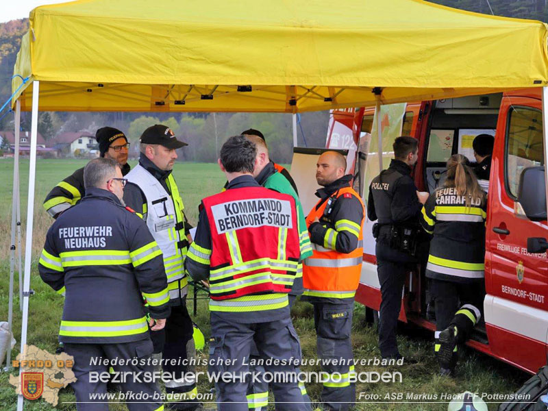 20250412_NÖ Waldbrand im Triestingtal Bzirk BADEN - Flugdienst Feuerwehr - Bundesheer und Polizei probt den Ernstfall 20250412_NÖ Waldbrand im Triestingtal Bzirk BADEN - Flugdienst Feuerwehr - Bundesheer und Polizei probt den Ernstfall