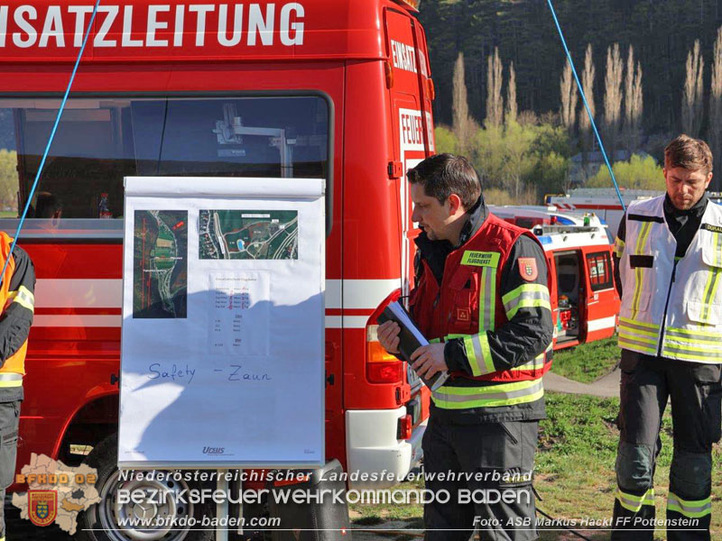 20250412_NÖ Waldbrand im Triestingtal Bzirk BADEN - Flugdienst Feuerwehr - Bundesheer und Polizei probt den Ernstfall 20250412_NÖ Waldbrand im Triestingtal Bzirk BADEN - Flugdienst Feuerwehr - Bundesheer und Polizei probt den Ernstfall