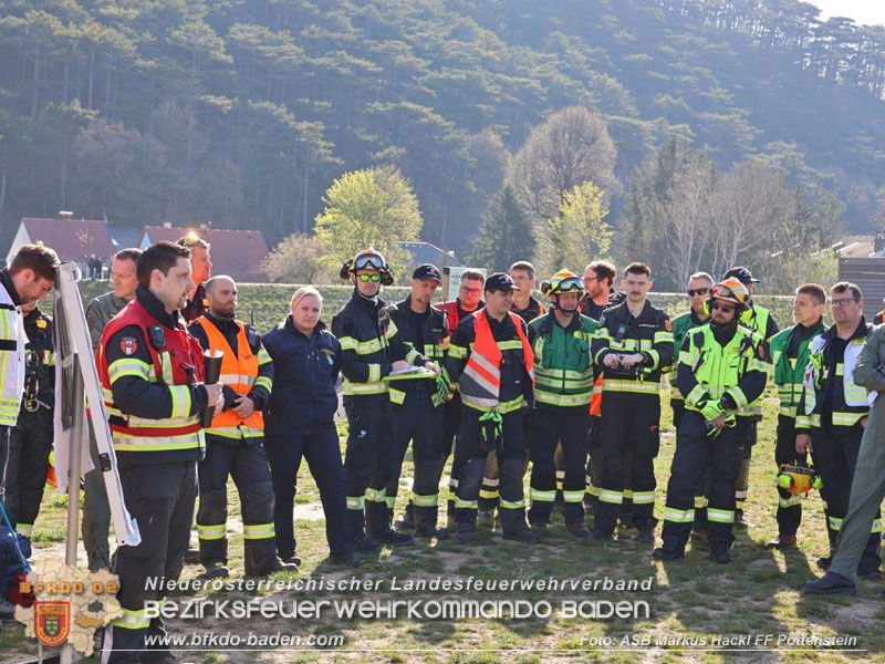 20250412_NÖ Waldbrand im Triestingtal Bzirk BADEN - Flugdienst Feuerwehr - Bundesheer und Polizei probt den Ernstfall 20250412_NÖ Waldbrand im Triestingtal Bzirk BADEN - Flugdienst Feuerwehr - Bundesheer und Polizei probt den Ernstfall