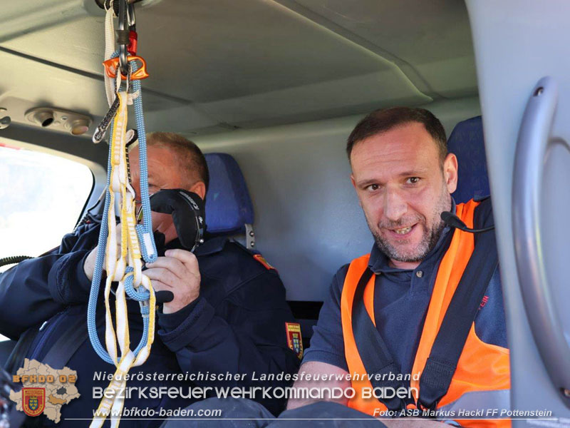20250412_NÖ Waldbrand im Triestingtal Bzirk BADEN - Flugdienst Feuerwehr - Bundesheer und Polizei probt den Ernstfall 20250412_NÖ Waldbrand im Triestingtal Bzirk BADEN - Flugdienst Feuerwehr - Bundesheer und Polizei probt den Ernstfall