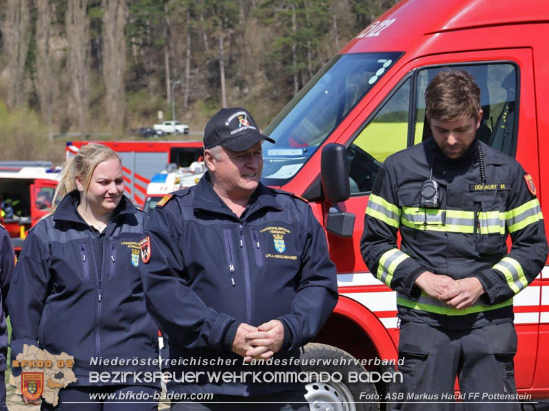 20250412_NÖ Waldbrand im Triestingtal Bzirk BADEN - Flugdienst Feuerwehr - Bundesheer und Polizei probt den Ernstfall 20250412_NÖ Waldbrand im Triestingtal Bzirk BADEN - Flugdienst Feuerwehr - Bundesheer und Polizei probt den Ernstfall