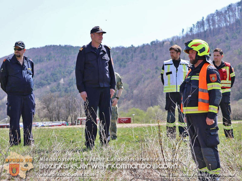 20250412_NÖ Waldbrand im Triestingtal Bzirk BADEN - Flugdienst Feuerwehr - Bundesheer und Polizei probt den Ernstfall 20250412_NÖ Waldbrand im Triestingtal Bzirk BADEN - Flugdienst Feuerwehr - Bundesheer und Polizei probt den Ernstfall
