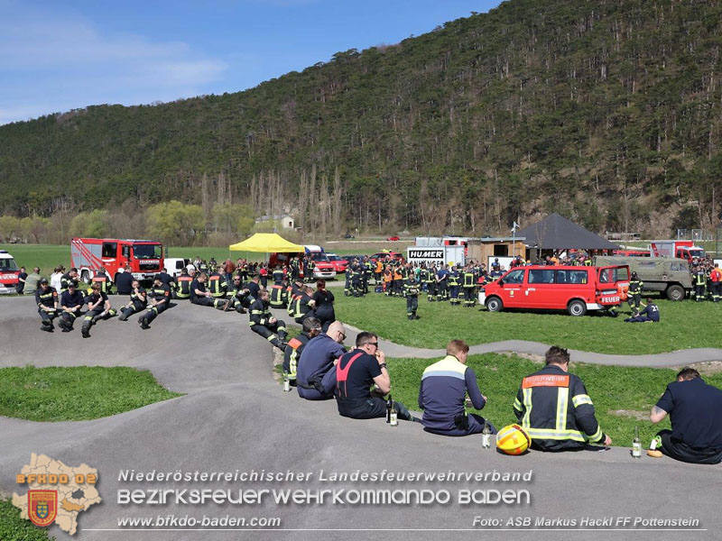 20250412_NÖ Waldbrand im Triestingtal Bzirk BADEN - Flugdienst Feuerwehr - Bundesheer und Polizei probt den Ernstfall 20250412_NÖ Waldbrand im Triestingtal Bzirk BADEN - Flugdienst Feuerwehr - Bundesheer und Polizei probt den Ernstfall