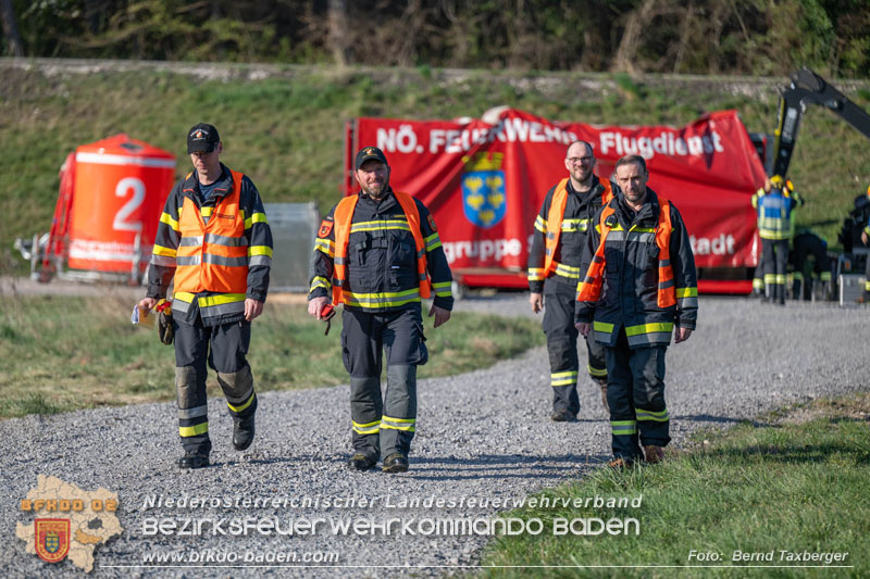 20250412_NÖ Waldbrand im Triestingtal Bzirk BADEN - Flugdienst Feuerwehr - Bundesheer und Polizei probt den Ernstfall 20250412_NÖ Waldbrand im Triestingtal Bzirk BADEN - Flugdienst Feuerwehr - Bundesheer und Polizei probt den Ernstfall