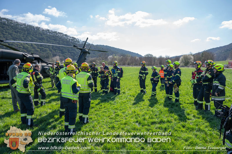 20250412_NÖ Waldbrand im Triestingtal Bzirk BADEN - Flugdienst Feuerwehr - Bundesheer und Polizei probt den Ernstfall 20250412_NÖ Waldbrand im Triestingtal Bzirk BADEN - Flugdienst Feuerwehr - Bundesheer und Polizei probt den Ernstfall
