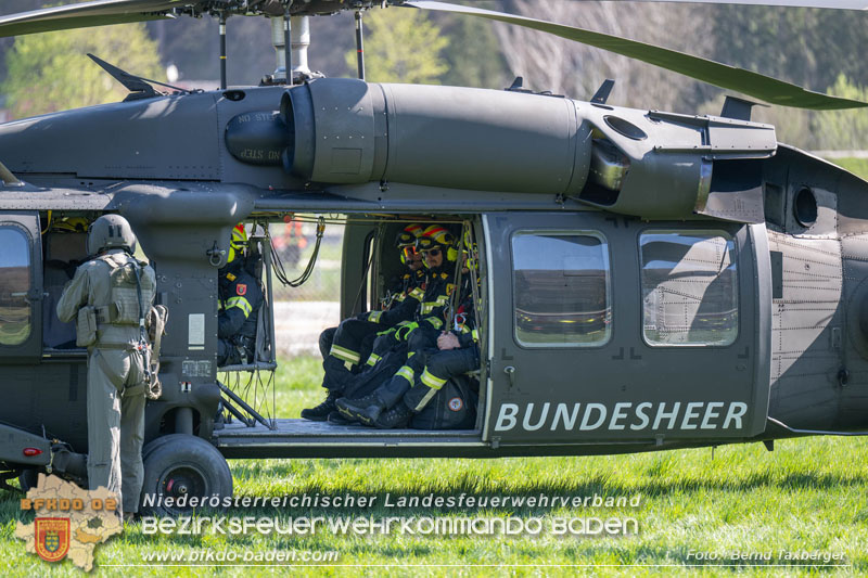 20250412_NÖ Waldbrand im Triestingtal Bzirk BADEN - Flugdienst Feuerwehr - Bundesheer und Polizei probt den Ernstfall 20250412_NÖ Waldbrand im Triestingtal Bzirk BADEN - Flugdienst Feuerwehr - Bundesheer und Polizei probt den Ernstfall