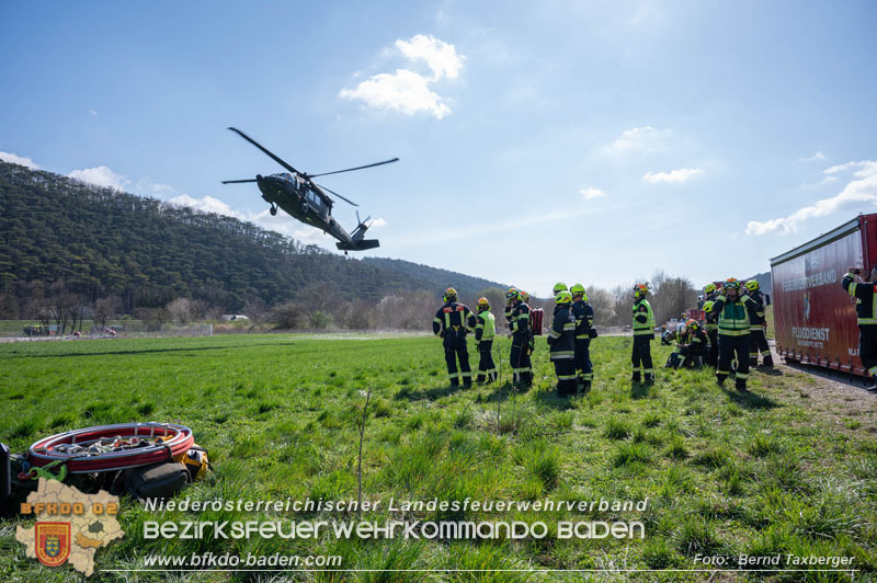 20250412_NÖ Waldbrand im Triestingtal Bzirk BADEN - Flugdienst Feuerwehr - Bundesheer und Polizei probt den Ernstfall 20250412_NÖ Waldbrand im Triestingtal Bzirk BADEN - Flugdienst Feuerwehr - Bundesheer und Polizei probt den Ernstfall