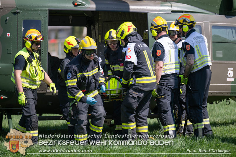 20250412_NÖ Waldbrand im Triestingtal Bzirk BADEN - Flugdienst Feuerwehr - Bundesheer und Polizei probt den Ernstfall 20250412_NÖ Waldbrand im Triestingtal Bzirk BADEN - Flugdienst Feuerwehr - Bundesheer und Polizei probt den Ernstfall 20250412_NÖ Waldbrand im Triestingtal Bzirk BADEN - Flugdienst Feuerwehr - Bundesheer und Polizei probt den Ernstfall 20250412_NÖ Waldbrand im Triestingtal Bzirk BADEN - Flugdienst Feuerwehr - Bundesheer und Polizei probt den Ernstfall