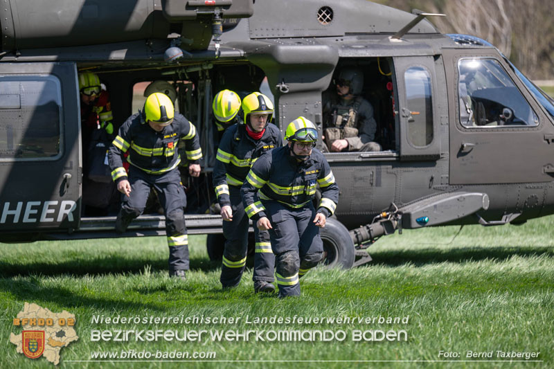 20250412_NÖ Waldbrand im Triestingtal Bzirk BADEN - Flugdienst Feuerwehr - Bundesheer und Polizei probt den Ernstfall 20250412_NÖ Waldbrand im Triestingtal Bzirk BADEN - Flugdienst Feuerwehr - Bundesheer und Polizei probt den Ernstfall 20250412_NÖ Waldbrand im Triestingtal Bzirk BADEN - Flugdienst Feuerwehr - Bundesheer und Polizei probt den Ernstfall 20250412_NÖ Waldbrand im Triestingtal Bzirk BADEN - Flugdienst Feuerwehr - Bundesheer und Polizei probt den Ernstfall