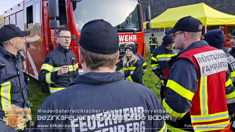 20250412_NÖ Waldbrand im Triestingtal Bzirk BADEN - Flugdienst Feuerwehr - Bundesheer und Polizei probt den Ernstfall 20250412_NÖ Waldbrand im Triestingtal Bzirk BADEN - Flugdienst Feuerwehr - Bundesheer und Polizei probt den Ernstfall