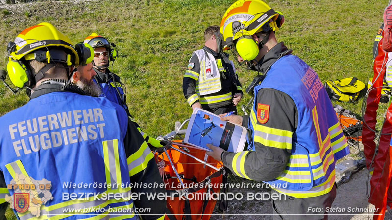 20250412_NÖ Waldbrand im Triestingtal Bzirk BADEN - Flugdienst Feuerwehr - Bundesheer und Polizei probt den Ernstfall 20250412_NÖ Waldbrand im Triestingtal Bzirk BADEN - Flugdienst Feuerwehr - Bundesheer und Polizei probt den Ernstfall