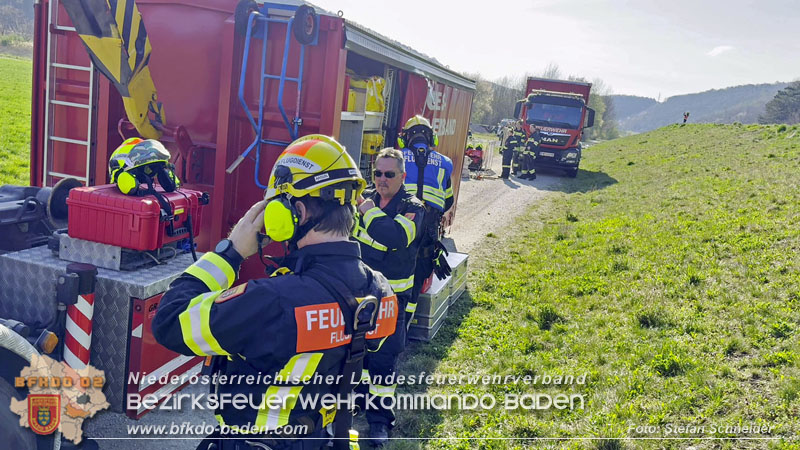 20250412_NÖ Waldbrand im Triestingtal Bzirk BADEN - Flugdienst Feuerwehr - Bundesheer und Polizei probt den Ernstfall 20250412_NÖ Waldbrand im Triestingtal Bzirk BADEN - Flugdienst Feuerwehr - Bundesheer und Polizei probt den Ernstfall