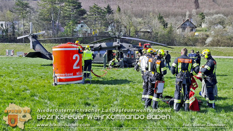 20250412_NÖ Waldbrand im Triestingtal Bzirk BADEN - Flugdienst Feuerwehr - Bundesheer und Polizei probt den Ernstfall 20250412_NÖ Waldbrand im Triestingtal Bzirk BADEN - Flugdienst Feuerwehr - Bundesheer und Polizei probt den Ernstfall