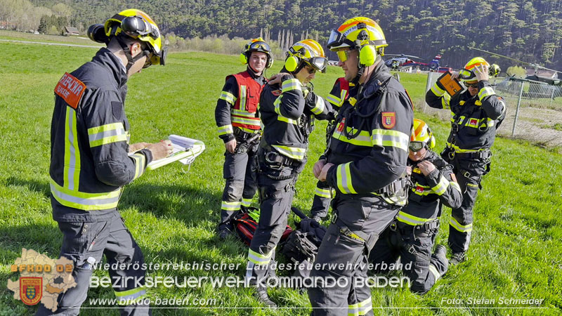 20250412_NÖ Waldbrand im Triestingtal Bzirk BADEN - Flugdienst Feuerwehr - Bundesheer und Polizei probt den Ernstfall 20250412_NÖ Waldbrand im Triestingtal Bzirk BADEN - Flugdienst Feuerwehr - Bundesheer und Polizei probt den Ernstfall