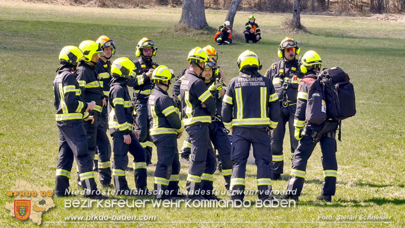 20250412_NÖ Waldbrand im Triestingtal Bzirk BADEN - Flugdienst Feuerwehr - Bundesheer und Polizei probt den Ernstfall 20250412_NÖ Waldbrand im Triestingtal Bzirk BADEN - Flugdienst Feuerwehr - Bundesheer und Polizei probt den Ernstfall