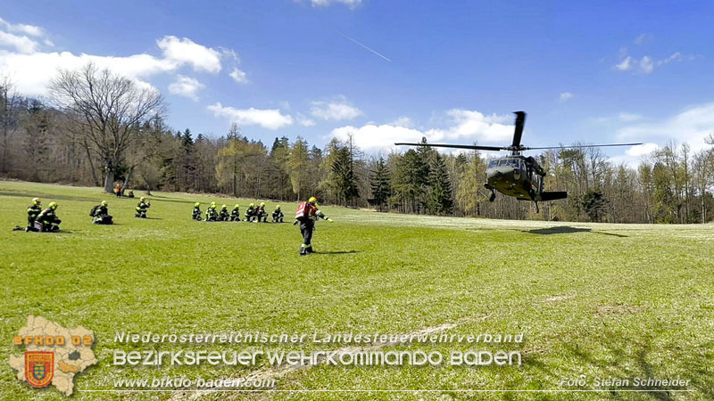 20250412_NÖ Waldbrand im Triestingtal Bzirk BADEN - Flugdienst Feuerwehr - Bundesheer und Polizei probt den Ernstfall 20250412_NÖ Waldbrand im Triestingtal Bzirk BADEN - Flugdienst Feuerwehr - Bundesheer und Polizei probt den Ernstfall