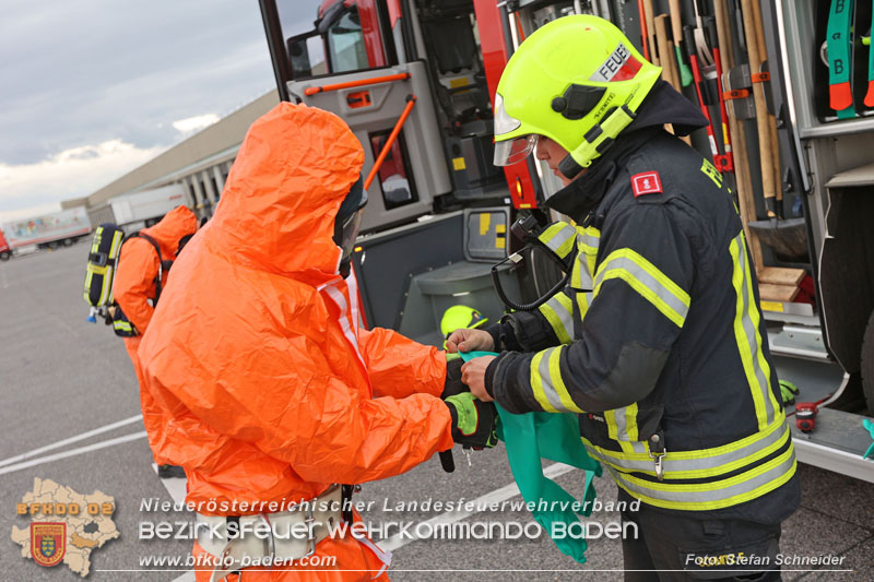 20250517_Schadstoffübung beim HOFER Zentrallager in Trumau  Foto: Stefan Schneider BFKDO BADEN