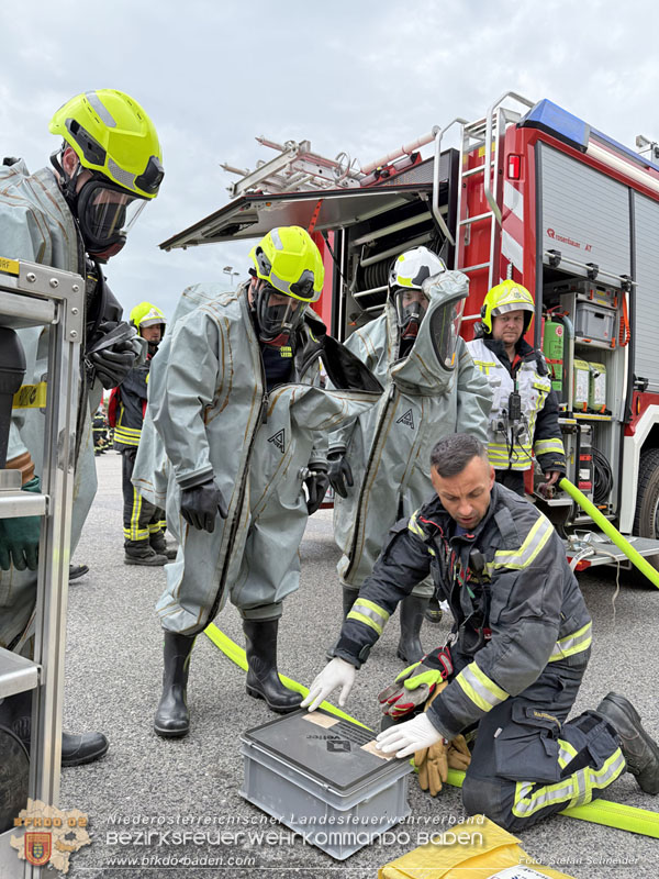 20250517_Schadstoffübung beim HOFER Zentrallager in Trumau  Foto: Stefan Schneider BFKDO BADEN