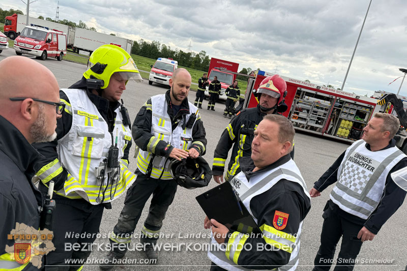 20250517_Schadstoffübung beim HOFER Zentrallager in Trumau  Foto: Stefan Schneider BFKDO BADEN