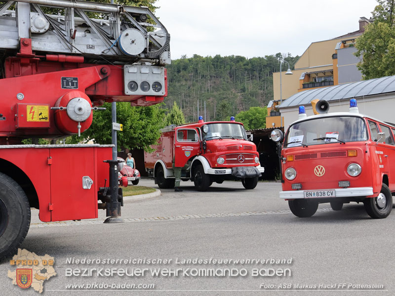 20250628_Feuerwehr-Oldtimerausfahrt vom Verein "Feuerwehrhistoriker in Niederösterreich"  Fahrt von Pottenstein nach Möllersdorf  Foto: ASB ÖA Markus Hackl FF Pottenstein