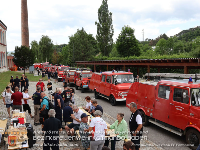 20250628_Feuerwehr-Oldtimerausfahrt vom Verein "Feuerwehrhistoriker in Niederösterreich"  Fahrt von Pottenstein nach Möllersdorf  Foto: ASB ÖA Markus Hackl FF Pottenstein