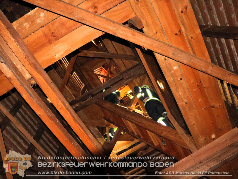 20250705_Menschenrettungsübung  vom Kirchturm in Pottenstein   Foto: ASB Markus Hackl FF Pottenstein