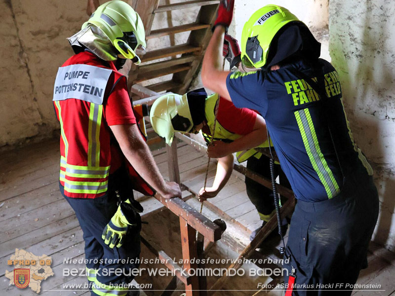 20250705_Menschenrettungsübung  vom Kirchturm in Pottenstein   Foto: ASB Markus Hackl FF Pottenstein