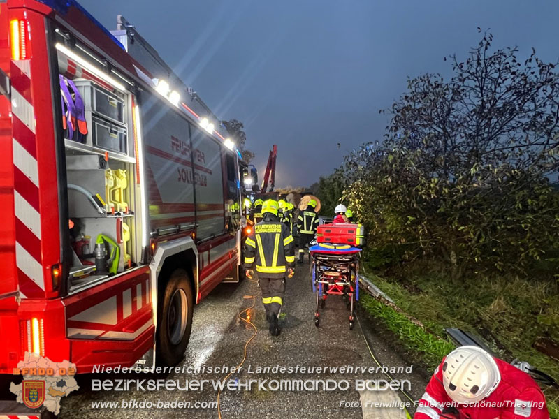 20250926_Bezirksübergreifende Übung "Menschenrettung" in Sollenau Foto: Markus Vogt FF Schönau a.d.Triesting 20250926_Bezirksübergreifende Übung "Menschenrettung" in Sollenau Foto: Markus Vogt FF Schönau a.d.Triesting