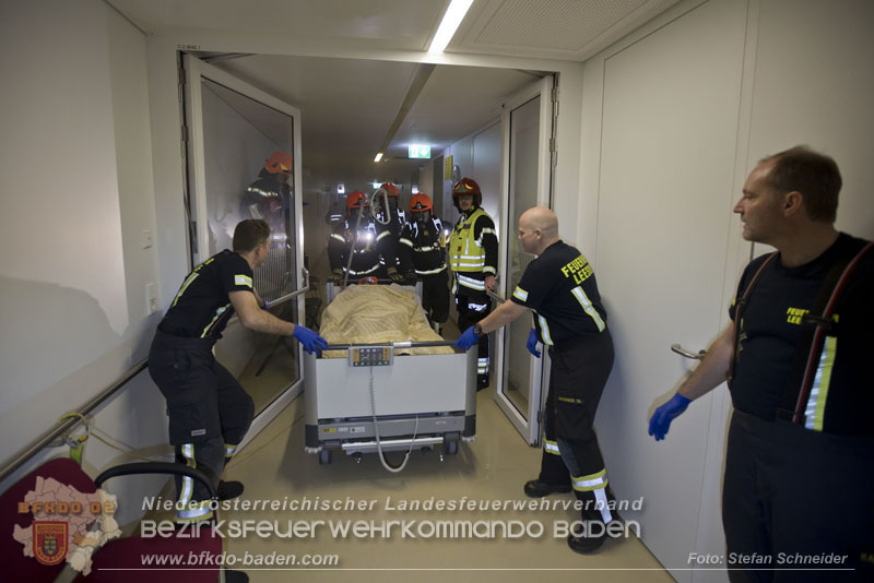 20251105_Einsatzkräfte trainierten den Ernstfall - Erfolgreiche Feuerwehrübung am Klinikstandort Baden Foto: Stefan Schneider 20251105_Einsatzkräfte trainierten den Ernstfall - Erfolgreiche Feuerwehrübung am Klinikstandort Baden Foto: Stefan Schneider