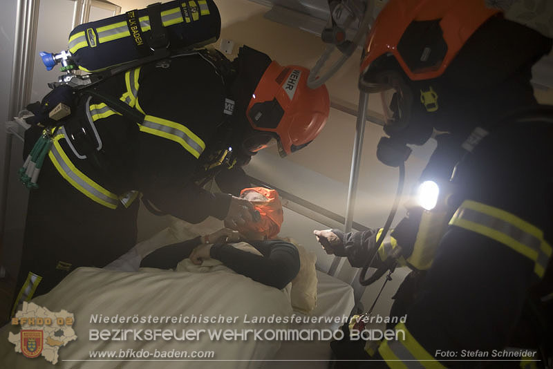 20251105_Einsatzkräfte trainierten den Ernstfall - Erfolgreiche Feuerwehrübung am Klinikstandort Baden Foto: Stefan Schneider 20251105_Einsatzkräfte trainierten den Ernstfall - Erfolgreiche Feuerwehrübung am Klinikstandort Baden Foto: Stefan Schneider