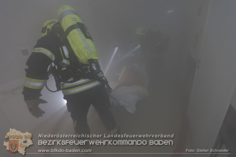 20251105_Einsatzkräfte trainierten den Ernstfall - Erfolgreiche Feuerwehrübung am Klinikstandort Baden Foto: Stefan Schneider 20251105_Einsatzkräfte trainierten den Ernstfall - Erfolgreiche Feuerwehrübung am Klinikstandort Baden Foto: Stefan Schneider