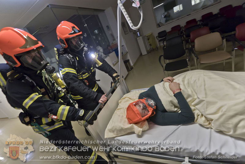 20251105_Einsatzkräfte trainierten den Ernstfall - Erfolgreiche Feuerwehrübung am Klinikstandort Baden Foto: Stefan Schneider 20251105_Einsatzkräfte trainierten den Ernstfall - Erfolgreiche Feuerwehrübung am Klinikstandort Baden Foto: Stefan Schneider