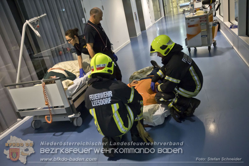 20251105_Einsatzkräfte trainierten den Ernstfall - Erfolgreiche Feuerwehrübung am Klinikstandort Baden Foto: Stefan Schneider 20251105_Einsatzkräfte trainierten den Ernstfall - Erfolgreiche Feuerwehrübung am Klinikstandort Baden Foto: Stefan Schneider