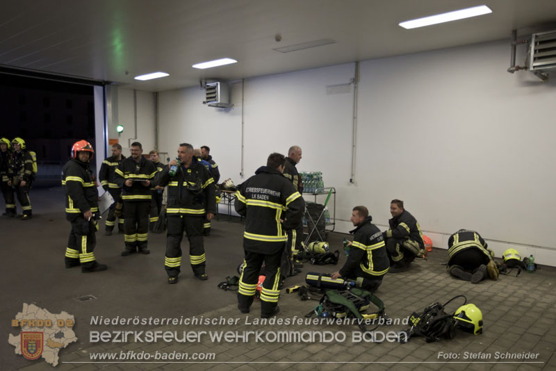 20251105_Einsatzkräfte trainierten den Ernstfall - Erfolgreiche Feuerwehrübung am Klinikstandort Baden Foto: Stefan Schneider 20251105_Einsatzkräfte trainierten den Ernstfall - Erfolgreiche Feuerwehrübung am Klinikstandort Baden Foto: Stefan Schneider