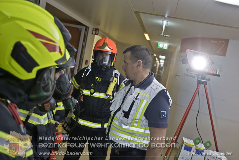 20251105_Einsatzkräfte trainierten den Ernstfall - Erfolgreiche Feuerwehrübung am Klinikstandort Baden Foto: Stefan Schneider 20251105_Einsatzkräfte trainierten den Ernstfall - Erfolgreiche Feuerwehrübung am Klinikstandort Baden Foto: Stefan Schneider