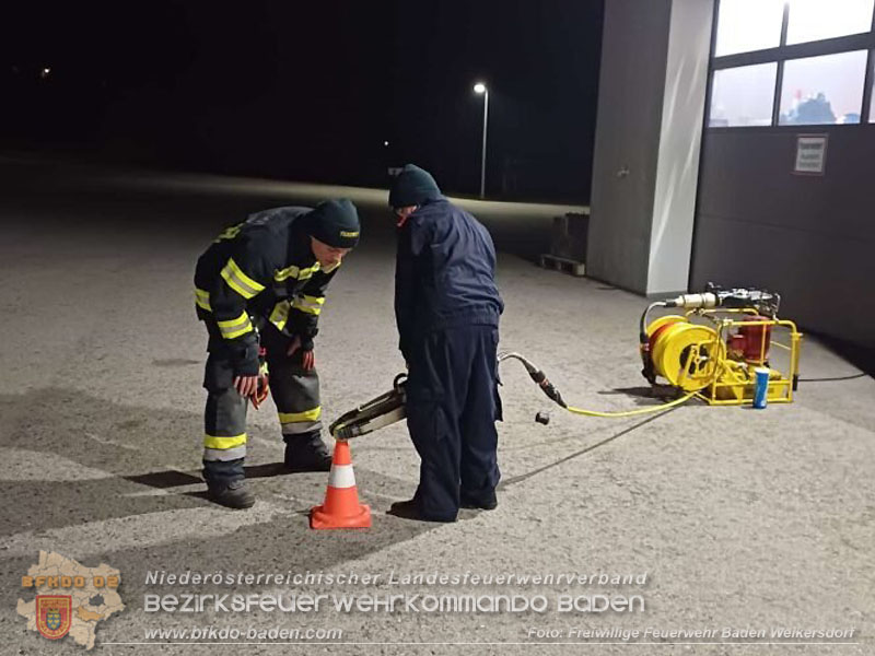 20251108_Nachtwanderung der Feuerwehrjugend des Bezirks Baden in Aigen
