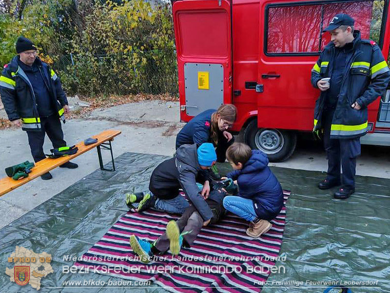 20251108_Nachtwanderung der Feuerwehrjugend des Bezirks Baden in Aigen