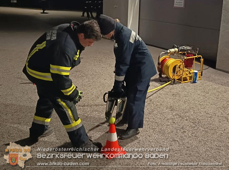 20251108_Nachtwanderung der Feuerwehrjugend des Bezirks Baden in Aigen