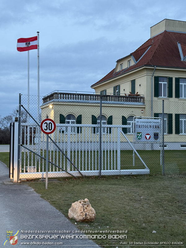 20251122_1. ZUG der 2. KHD Bereitschaft uebt am Gelaende des Tritolwerk  Foto: S5 Stefan Schneider BFKDO BADEN