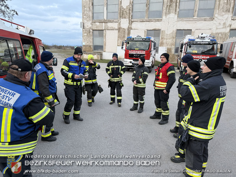20251122_1. ZUG der 2. KHD Bereitschaft uebt am Gelaende des Tritolwerk  Foto: S5 Stefan Schneider BFKDO BADEN