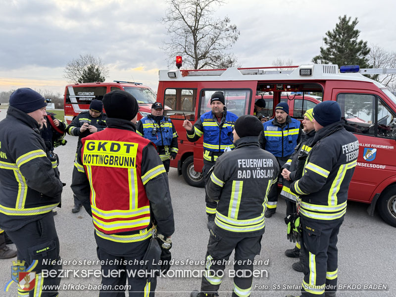 20251122_1. ZUG der 2. KHD Bereitschaft uebt am Gelaende des Tritolwerk  Foto: S5 Stefan Schneider BFKDO BADEN