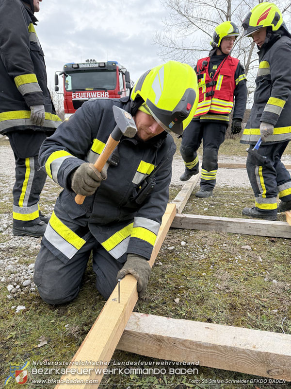 20251122_1. ZUG der 2. KHD Bereitschaft uebt am Gelaende des Tritolwerk  Foto: S5 Stefan Schneider BFKDO BADEN