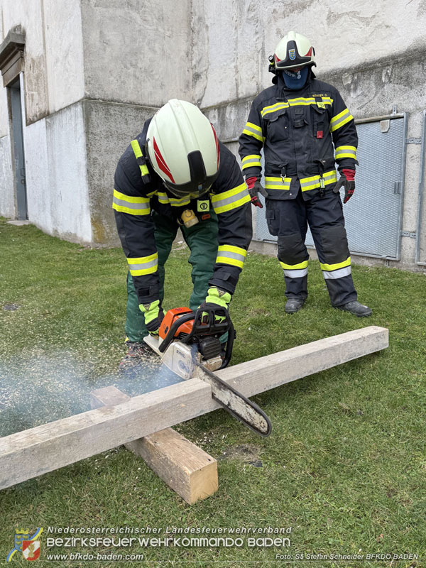 20251122_1. ZUG der 2. KHD Bereitschaft uebt am Gelaende des Tritolwerk  Foto: S5 Stefan Schneider BFKDO BADEN