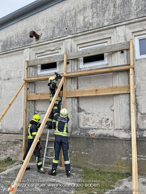 20251122_1. ZUG der 2. KHD Bereitschaft uebt am Gelaende des Tritolwerk  Foto: S5 Stefan Schneider BFKDO BADEN