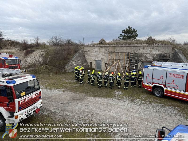 20251122_1. ZUG der 2. KHD Bereitschaft uebt am Gelaende des Tritolwerk  Foto: S5 Stefan Schneider BFKDO BADEN